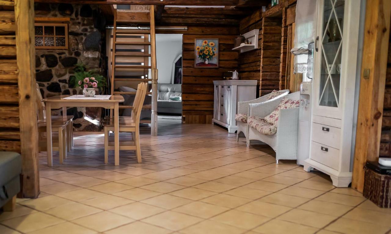 Erlendi Kodumajutus Villa Pärnu Exterior foto