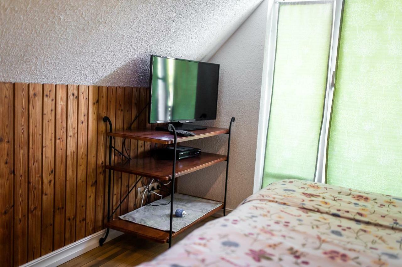 Erlendi Kodumajutus Villa Pärnu Exterior foto